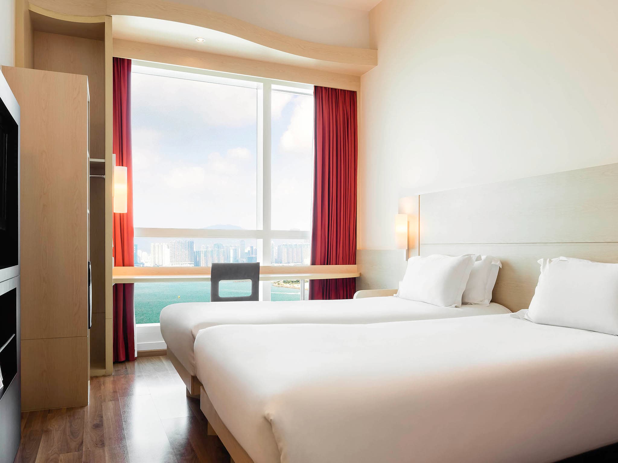 Ibis Hong Kong Central and Sheung Wan Hotel